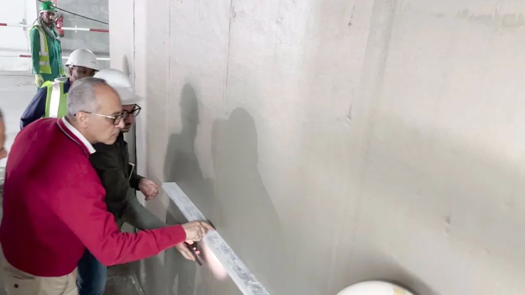 中東首秀成功，蔚建抹灰機器人順利完成阿聯酋首批客戶驗收(圖7)