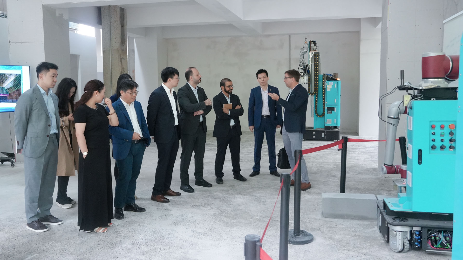 "Welcome to the Modon Holding UAE delegation visiting Shanghai Weijian Technology, jointly exploring new opportunities for regional cooperation in construction robotics!"(圖3)