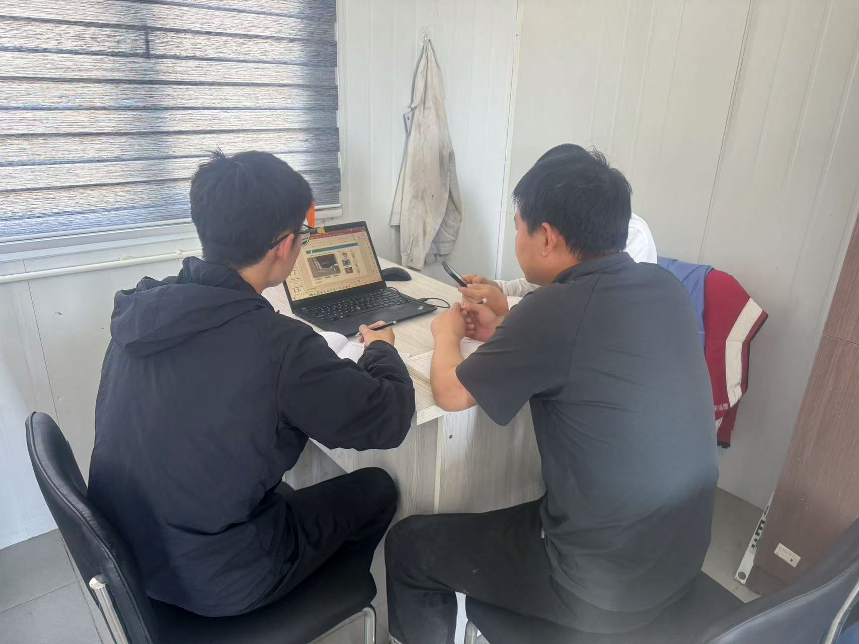 蔚建抹灰機(jī)器人落地烏茲別克斯坦，全鏈交付讓客戶“用得好”！(圖5)